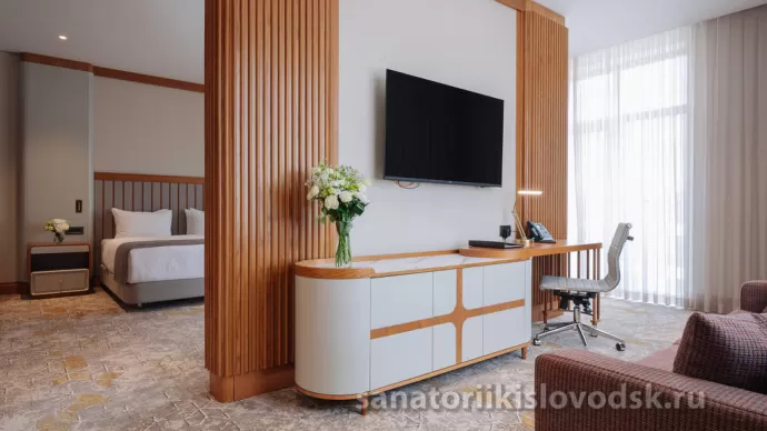 Санаторий Источник Кисловодск. 3 местный 2 комнатный Сюит (67 м²)